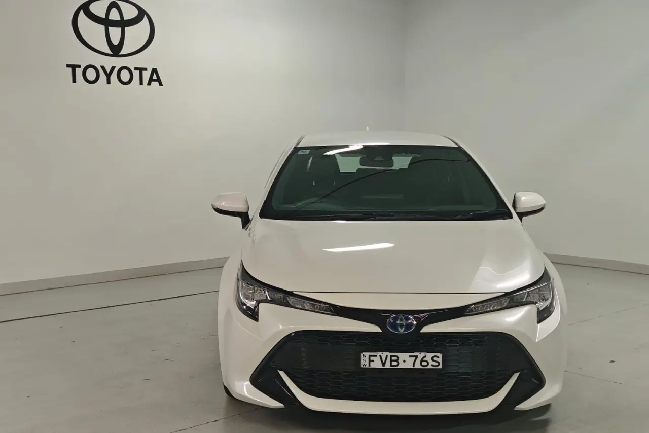 2018 Toyota Corolla Gallery Image 3