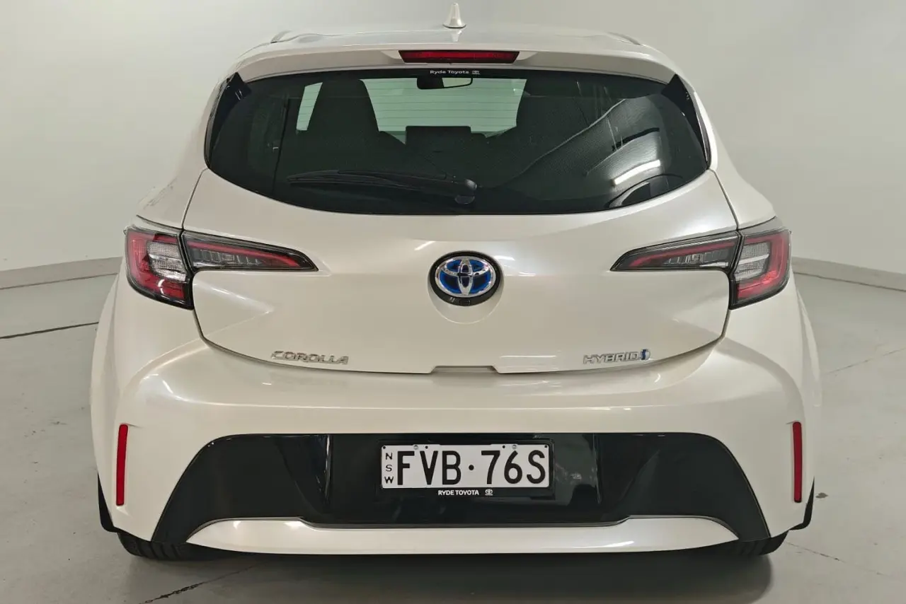 2018 Toyota Corolla Gallery Image 6