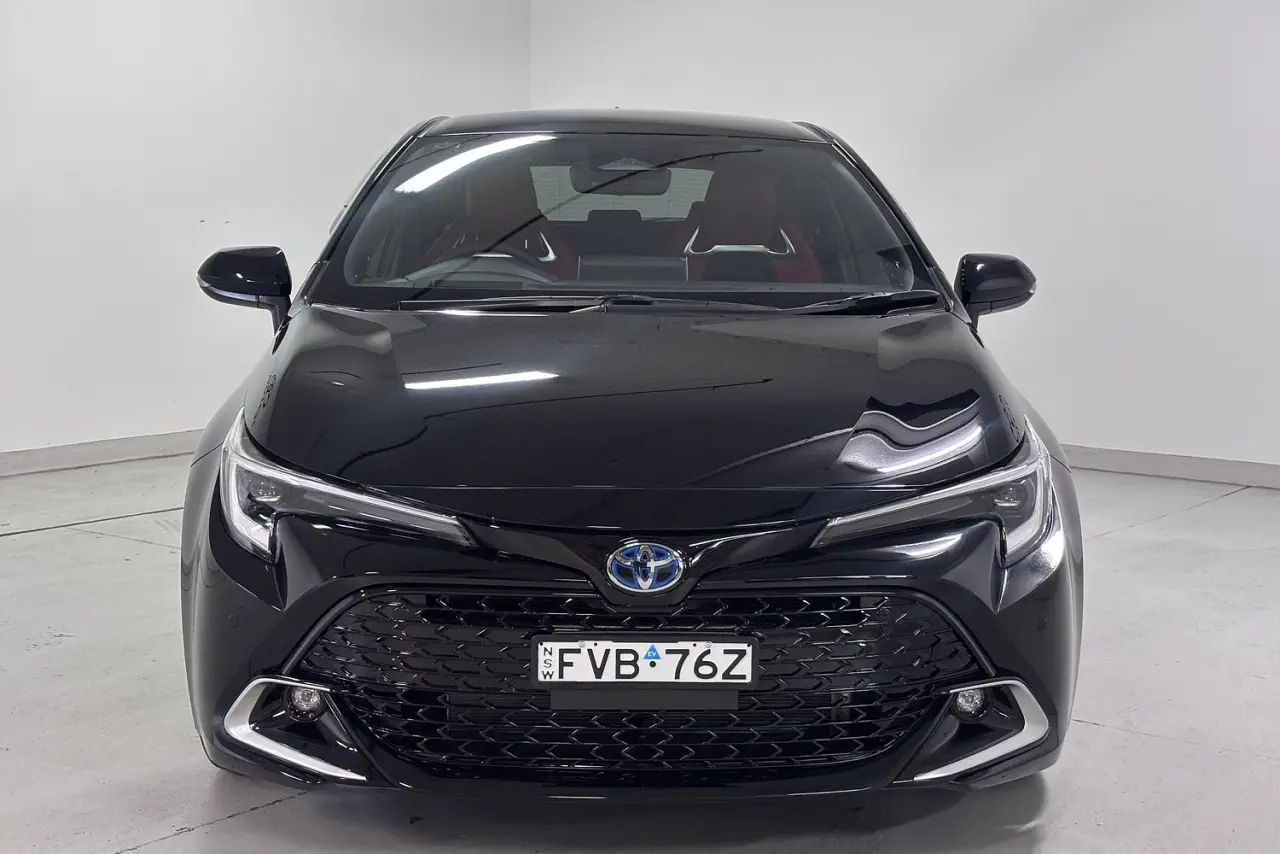 2025 Toyota Corolla Gallery Image 2