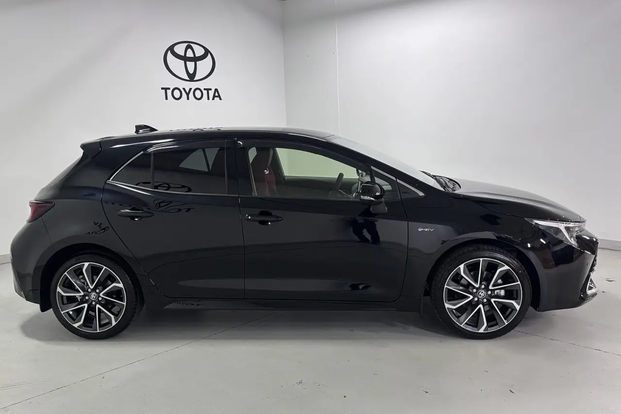 2025 Toyota Corolla Gallery Image 3