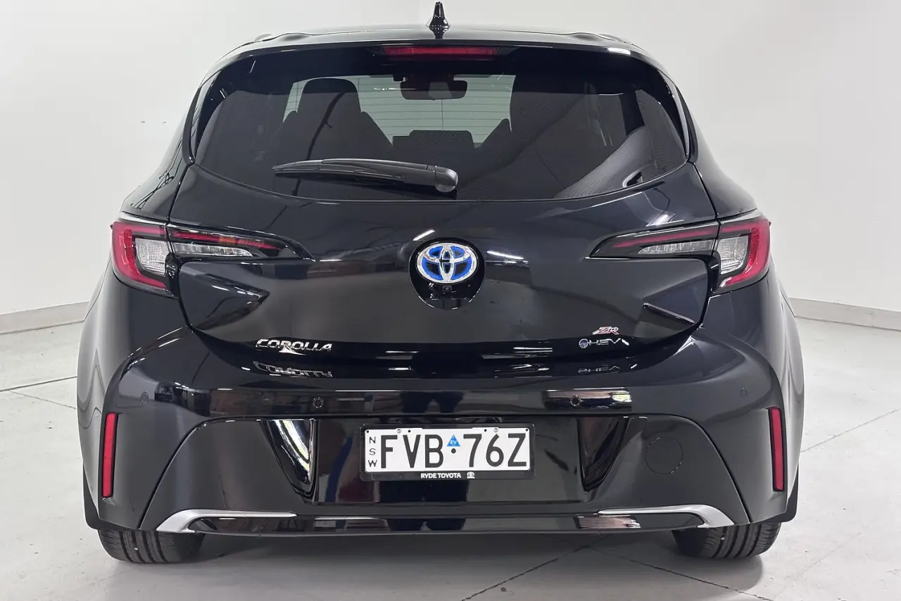 2025 Toyota Corolla Gallery Image 8