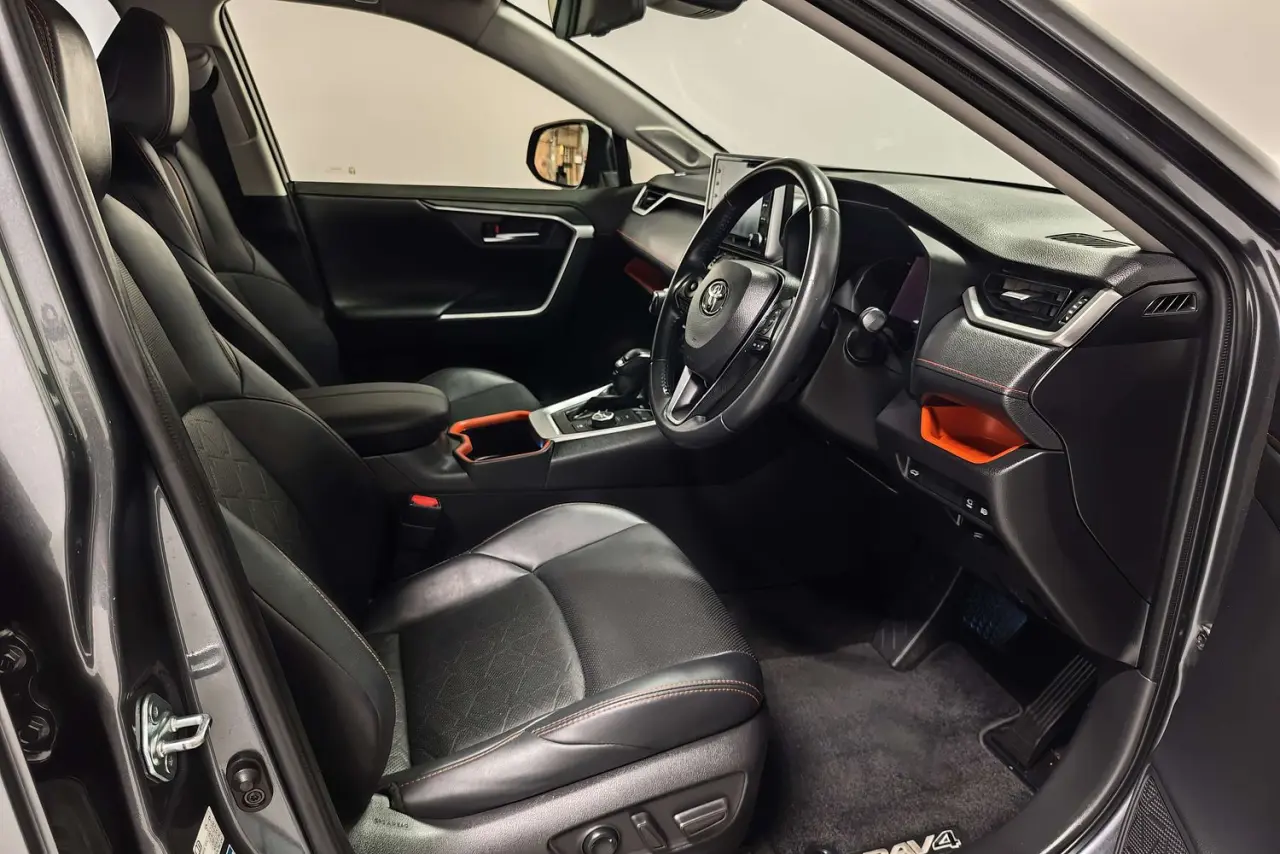 2022 Toyota RAV4 Gallery Image 10