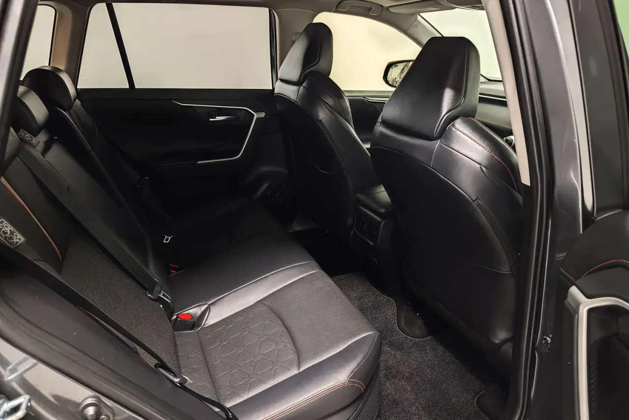 2022 Toyota RAV4 Gallery Image 11