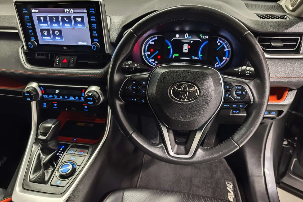 2022 Toyota RAV4 Gallery Image 17