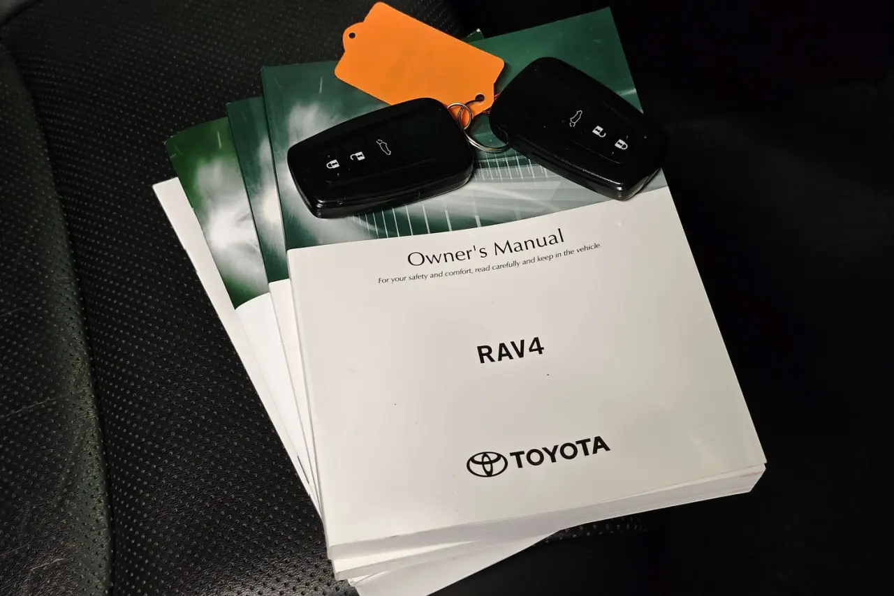 2022 Toyota RAV4 Gallery Image 23