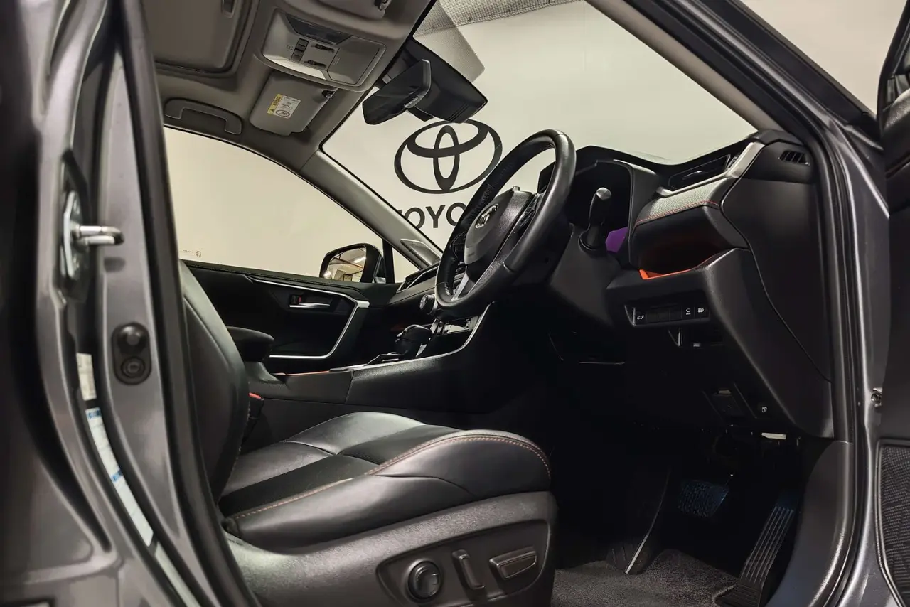 2022 Toyota RAV4 Gallery Image 24