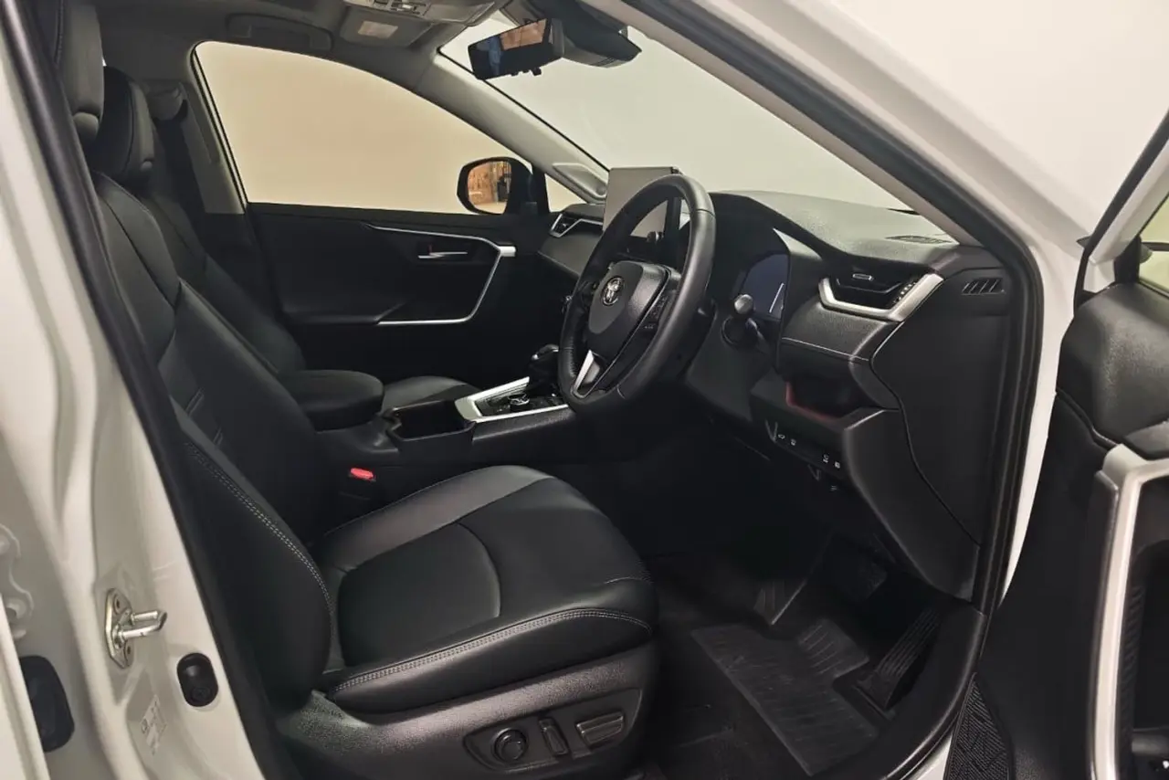 2024 Toyota RAV4 Gallery Image 10