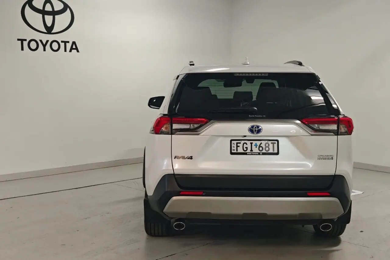 2024 Toyota RAV4 Gallery Image 6