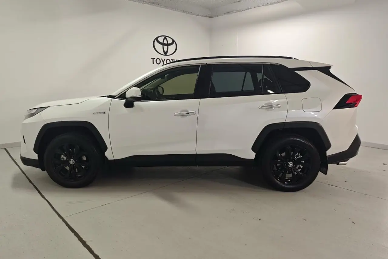 2024 Toyota RAV4 Gallery Image 7