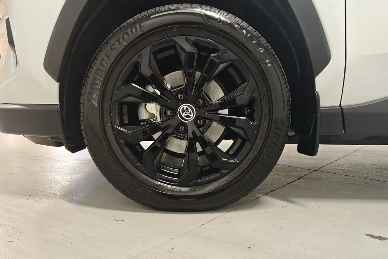 2024 Toyota RAV4 Gallery Image 8