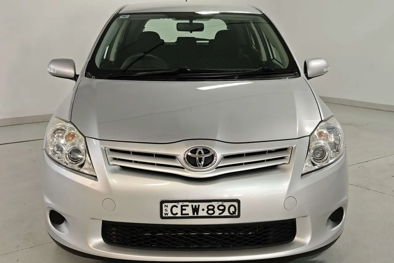 2011 Toyota Corolla Gallery Image 3