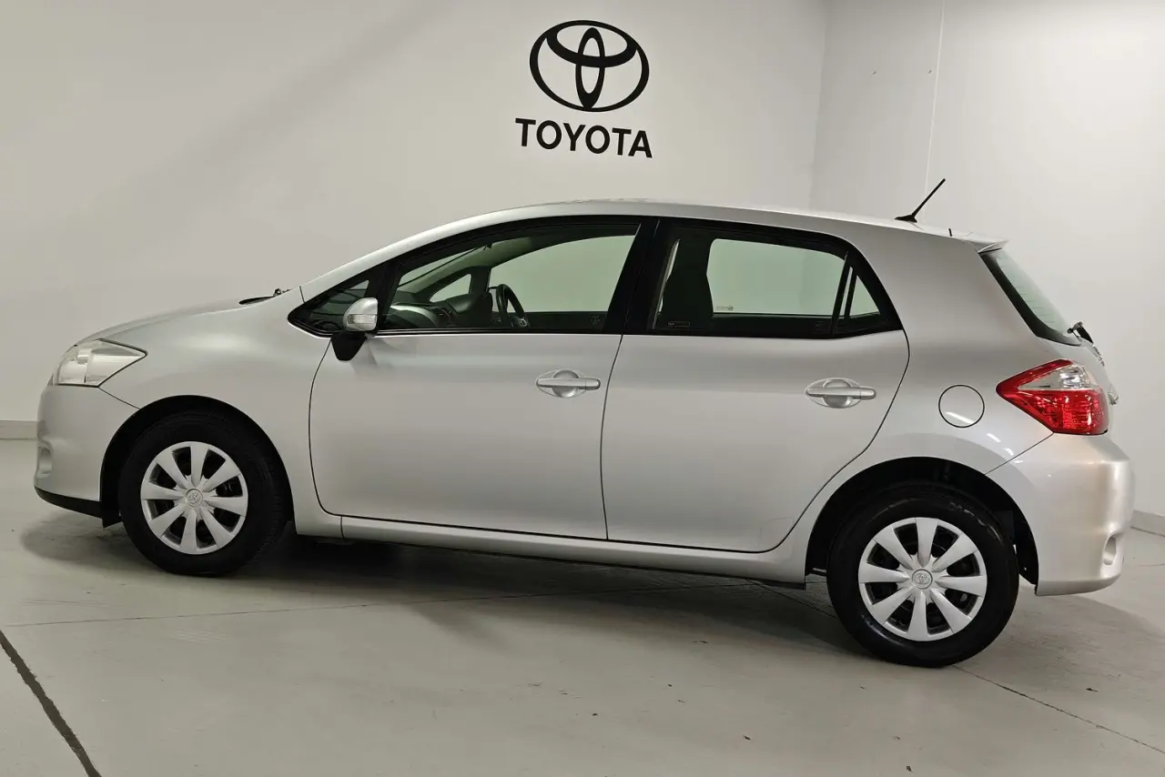 2011 Toyota Corolla Gallery Image 9
