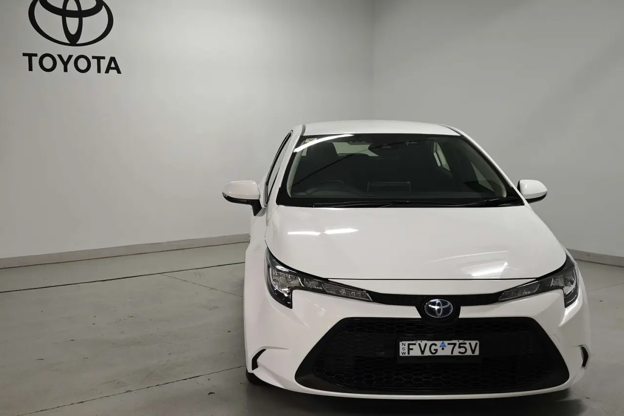 2021 Toyota Corolla Gallery Image 2