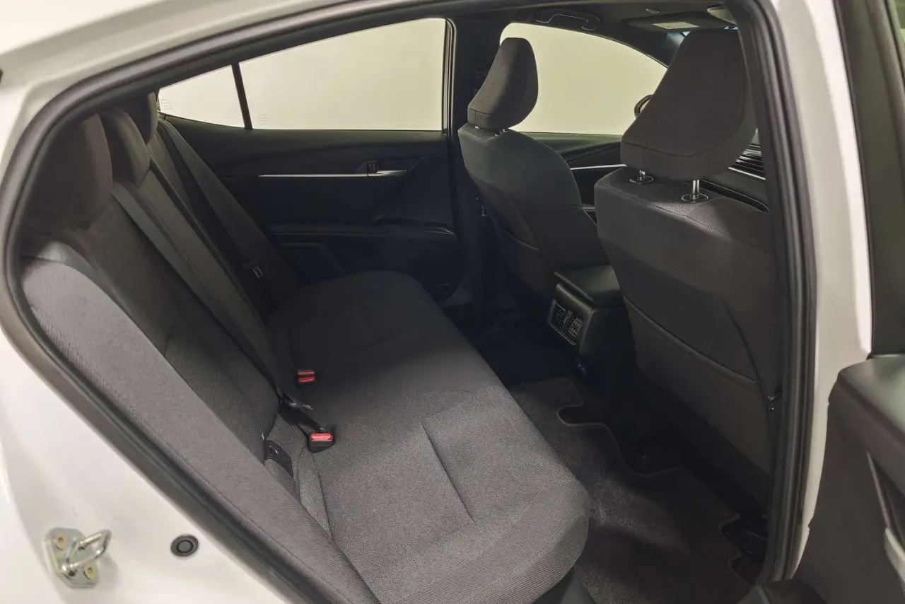 2025 Toyota Camry Gallery Image 11