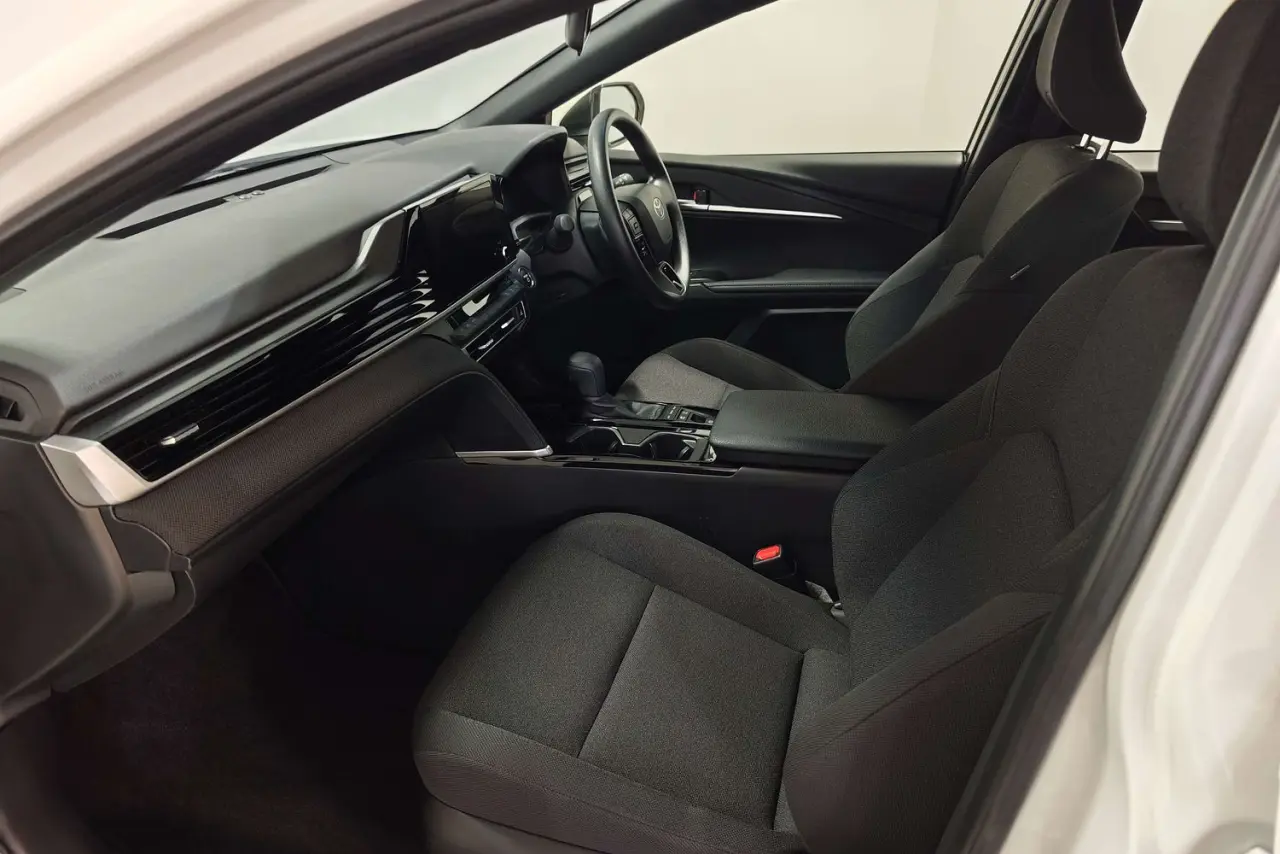 2025 Toyota Camry Gallery Image 14