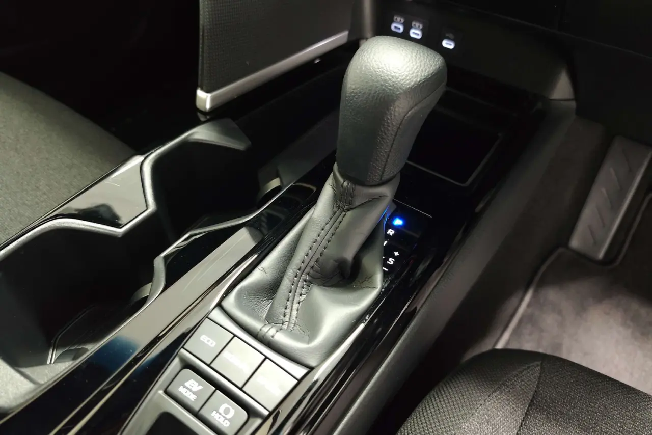 2025 Toyota Camry Gallery Image 19