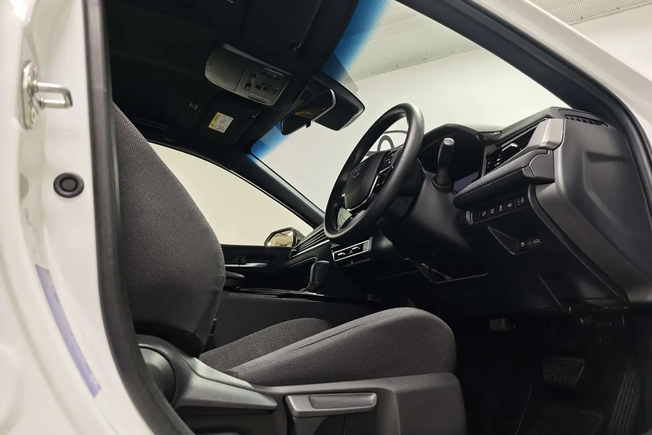 2025 Toyota Camry Gallery Image 22