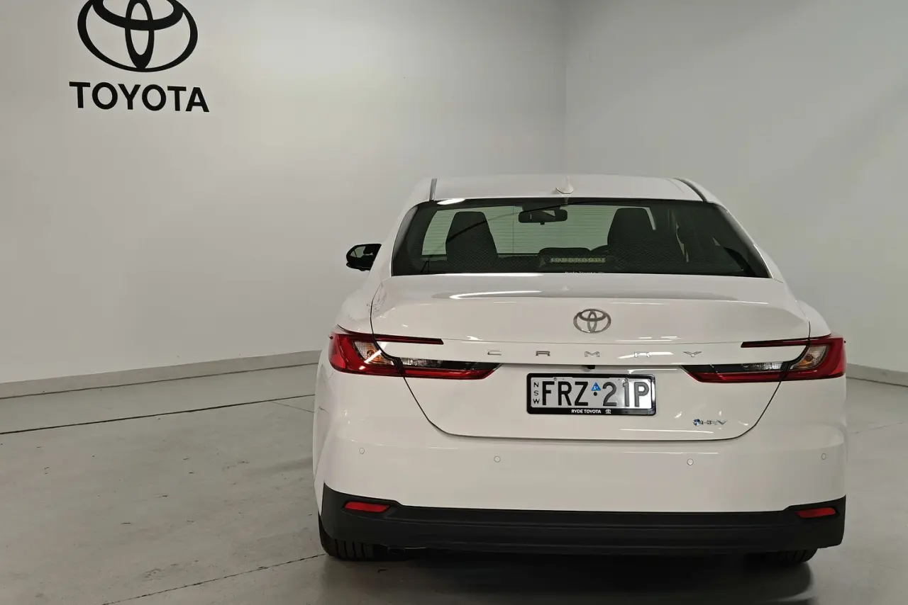 2025 Toyota Camry Gallery Image 7