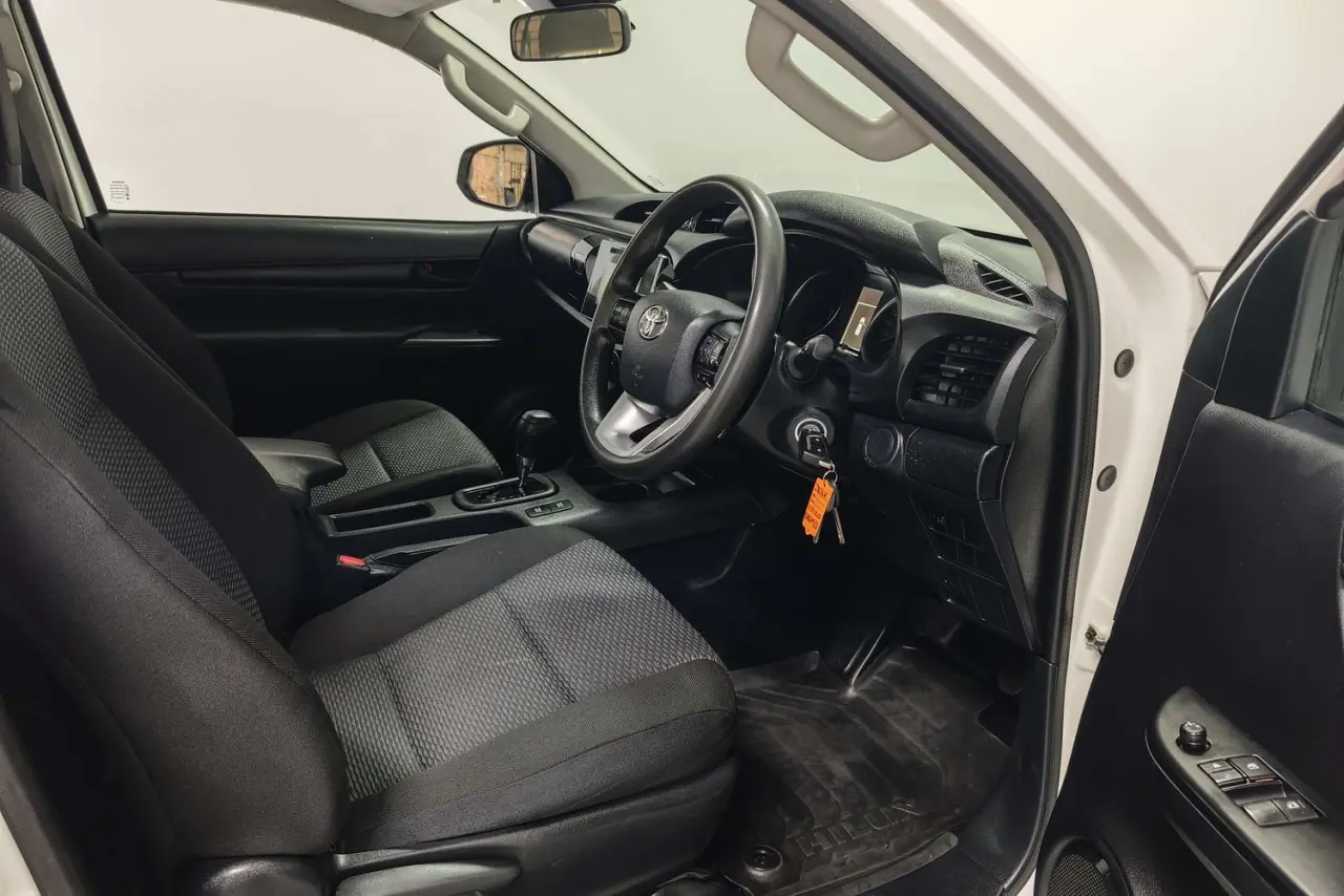 2019 Toyota Hilux Gallery Image 10