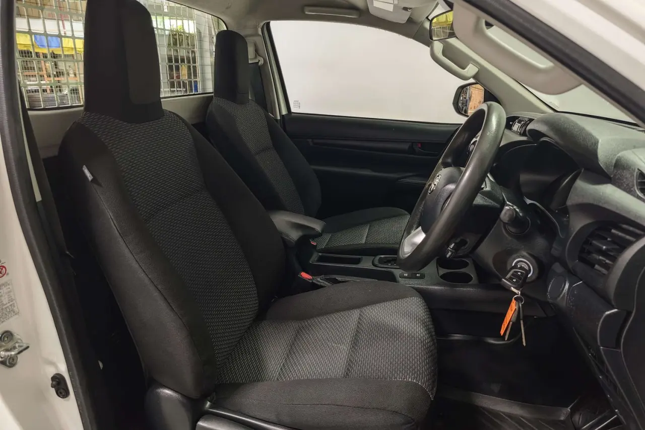 2019 Toyota Hilux Gallery Image 11