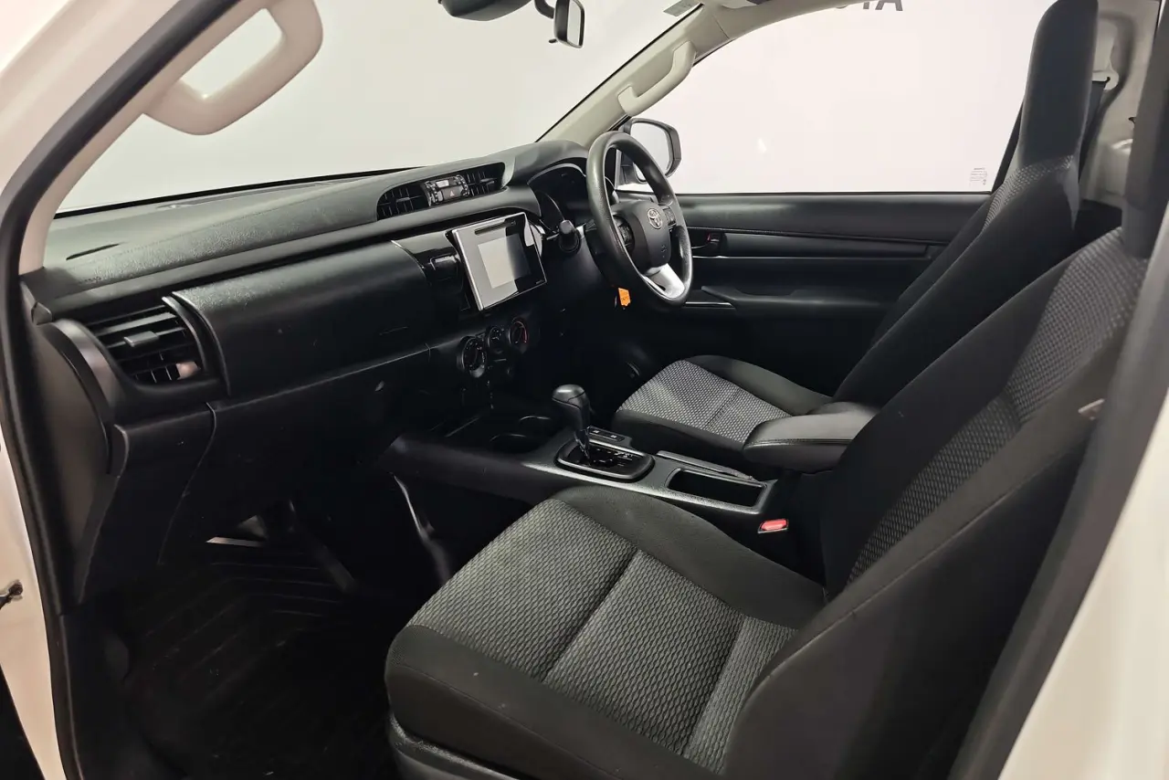 2019 Toyota Hilux Gallery Image 13
