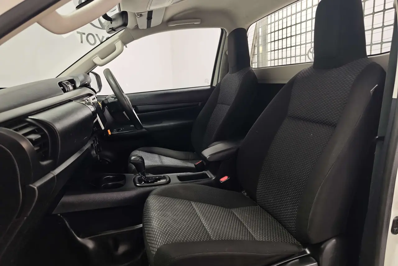 2019 Toyota Hilux Gallery Image 14