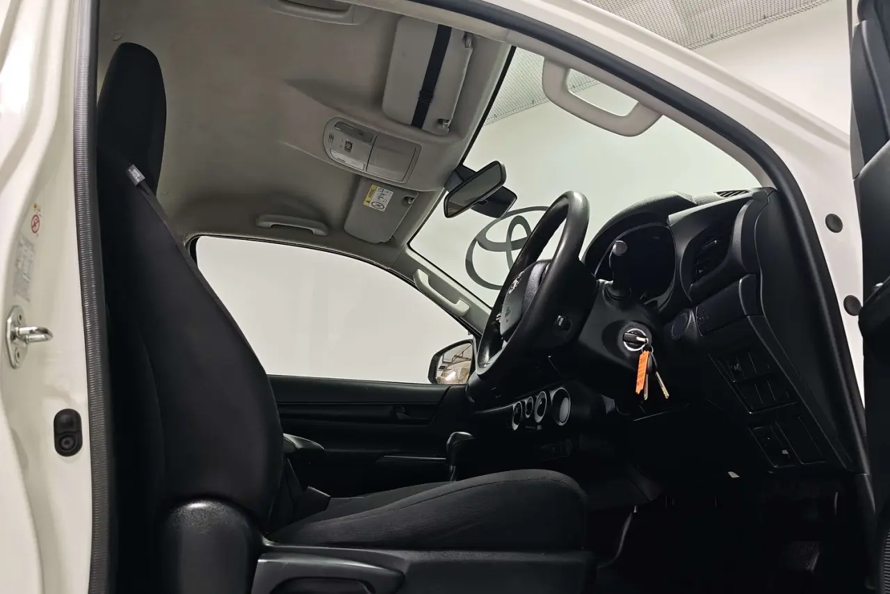 2019 Toyota Hilux Gallery Image 15