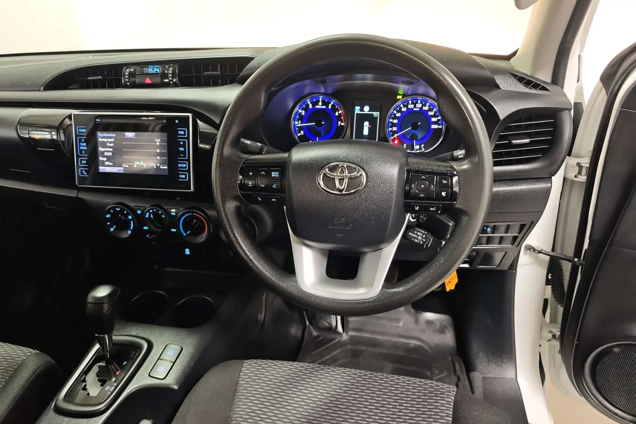 2019 Toyota Hilux Gallery Image 16