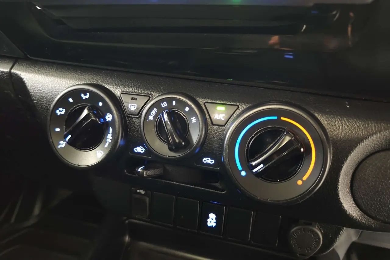 2019 Toyota Hilux Gallery Image 20