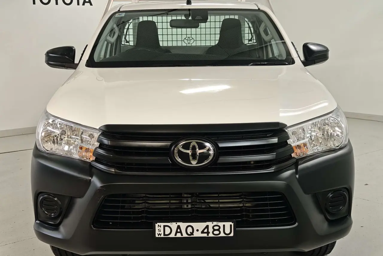 2019 Toyota Hilux Gallery Image 3