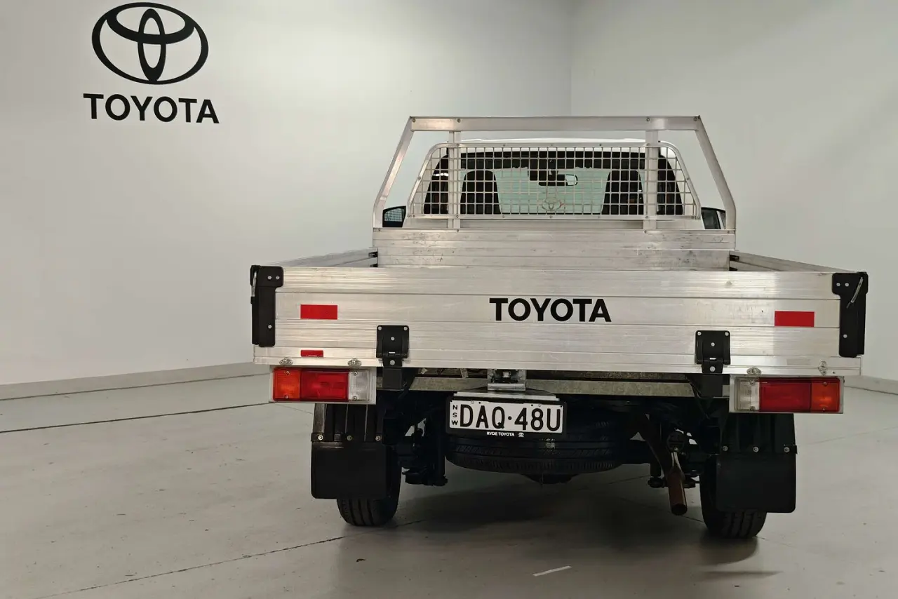 2019 Toyota Hilux Gallery Image 7