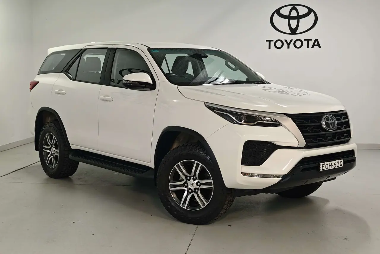 2021 Toyota Fortuner Gallery Image 1