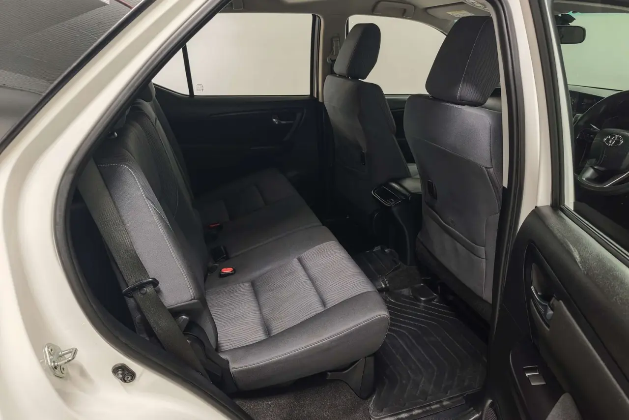 2021 Toyota Fortuner Gallery Image 11