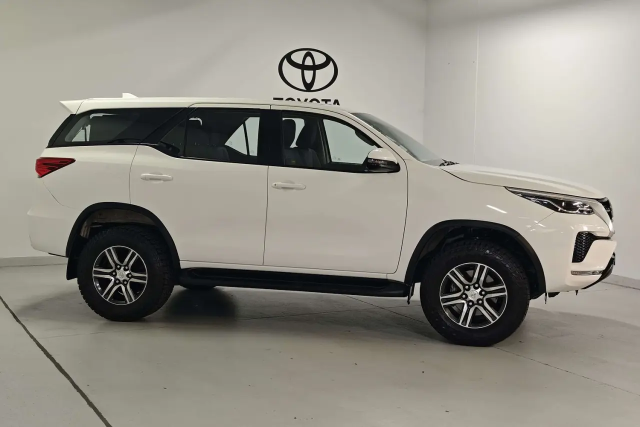 2021 Toyota Fortuner Gallery Image 4