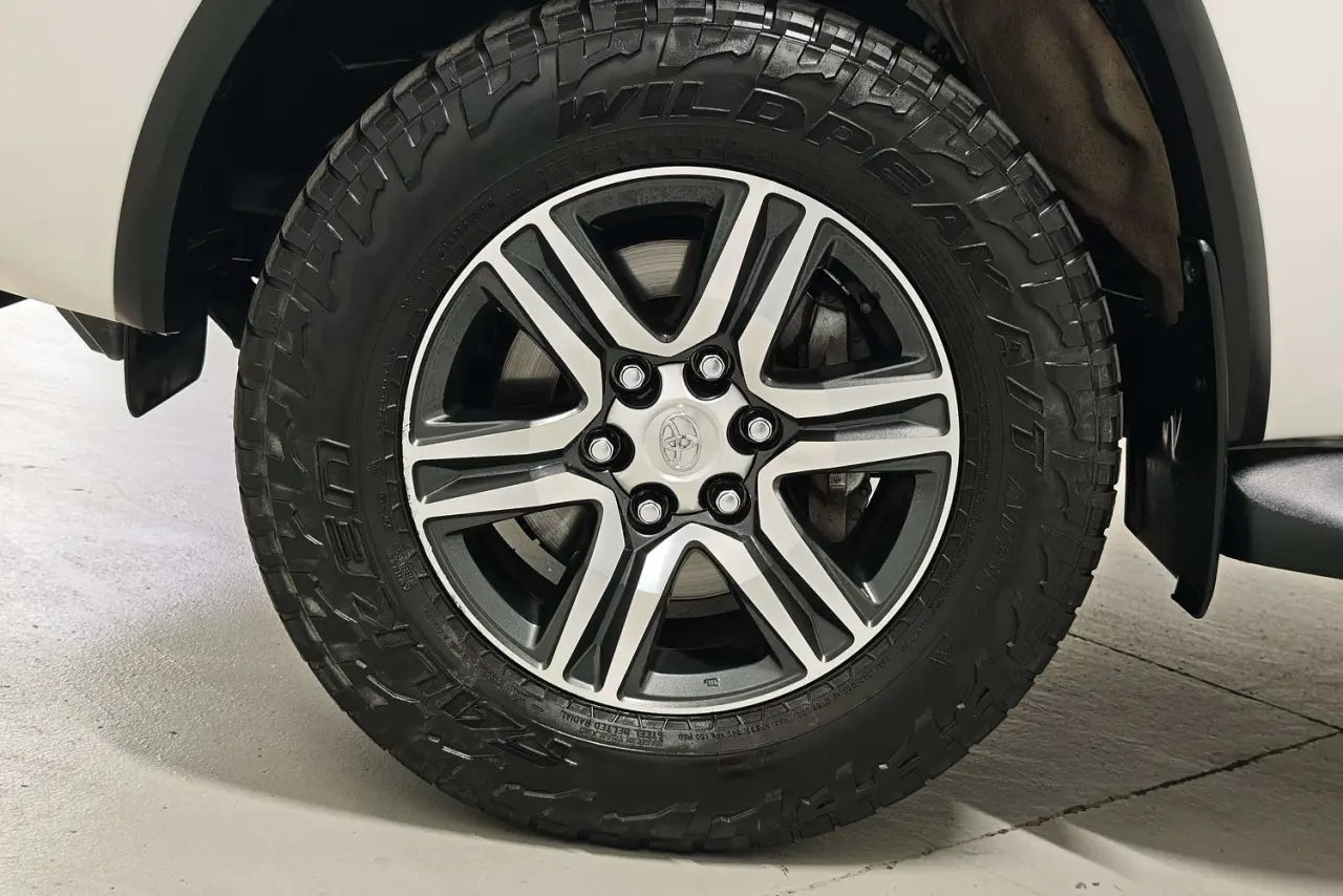 2021 Toyota Fortuner Gallery Image 5