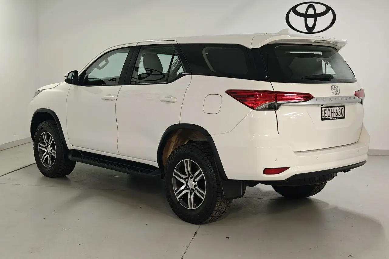 2021 Toyota Fortuner Gallery Image 6