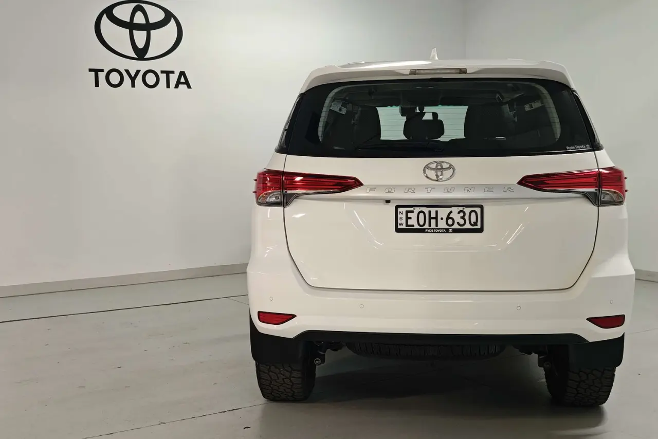 2021 Toyota Fortuner Gallery Image 7