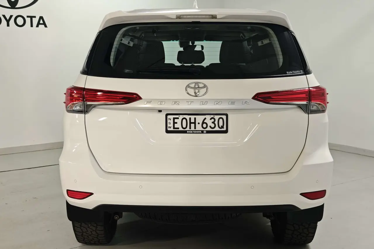 2021 Toyota Fortuner Gallery Image 8