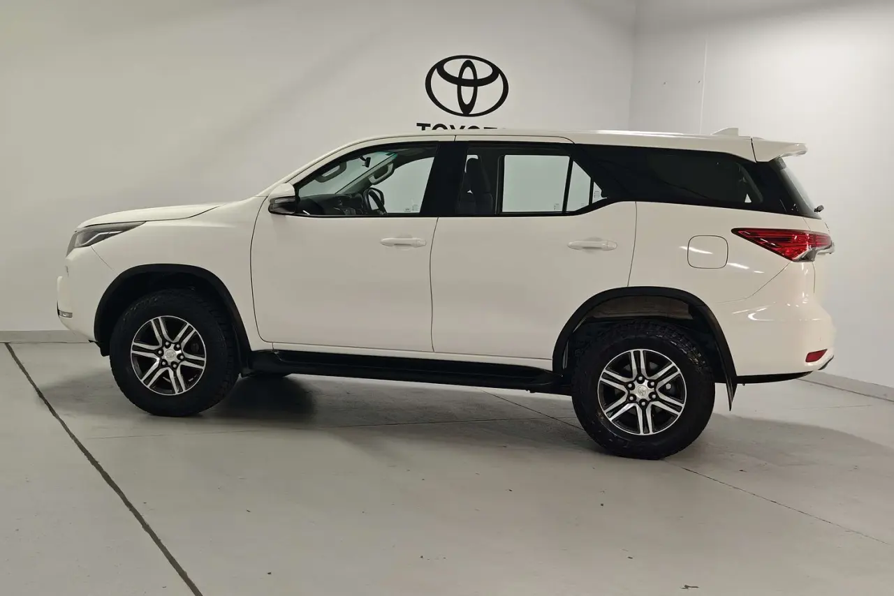 2021 Toyota Fortuner Gallery Image 9