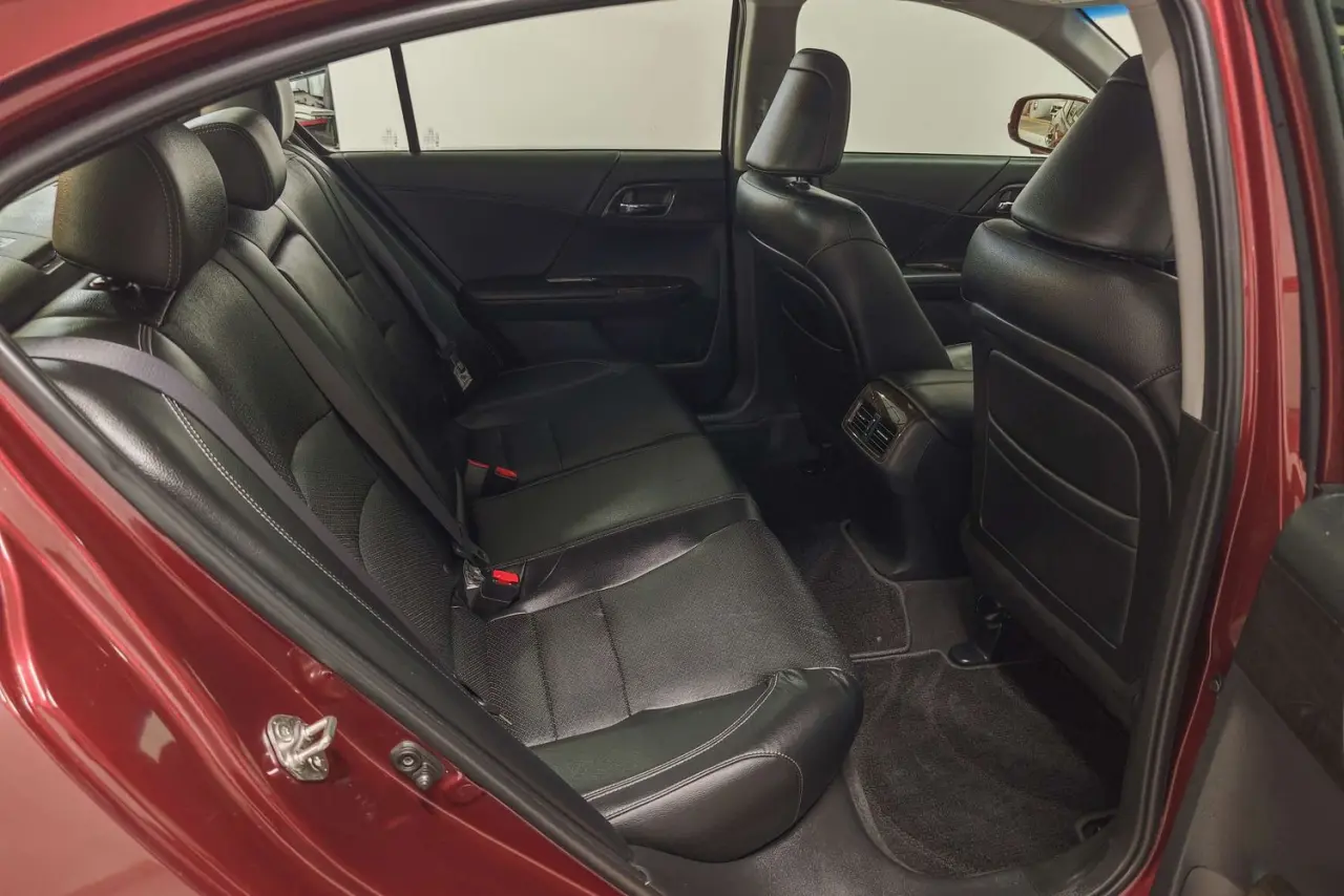 2015 Honda Accord Gallery Image 11