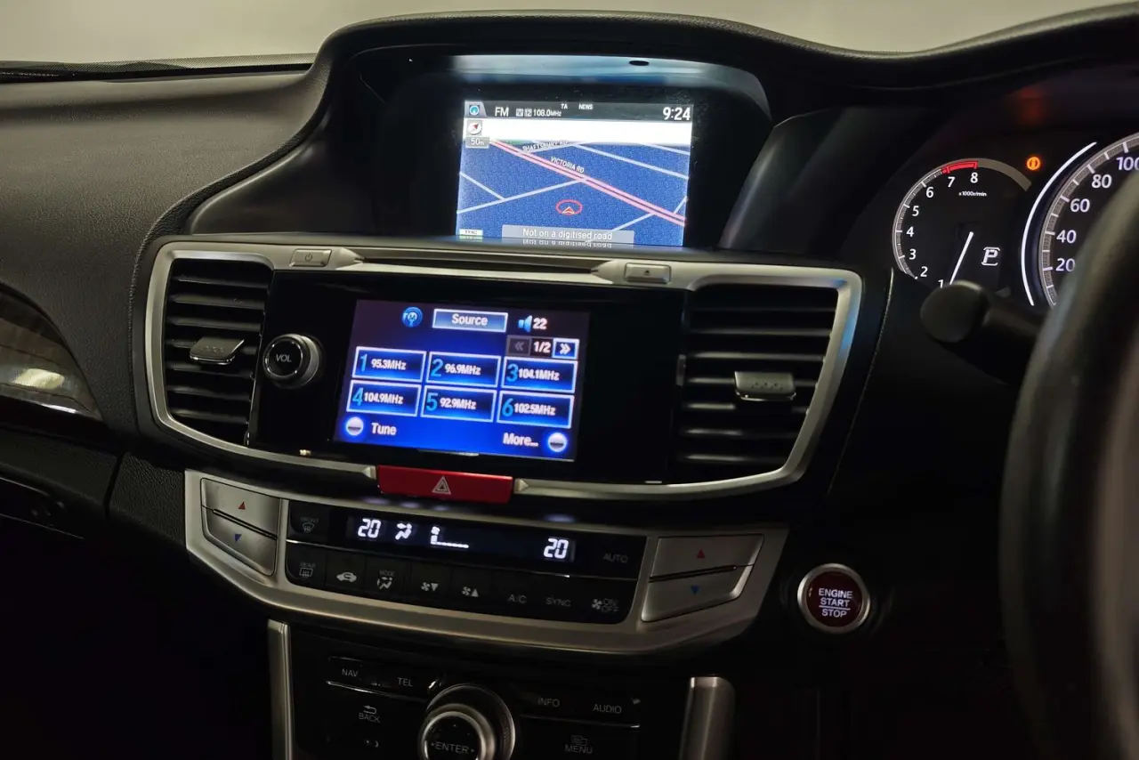 2015 Honda Accord Gallery Image 18