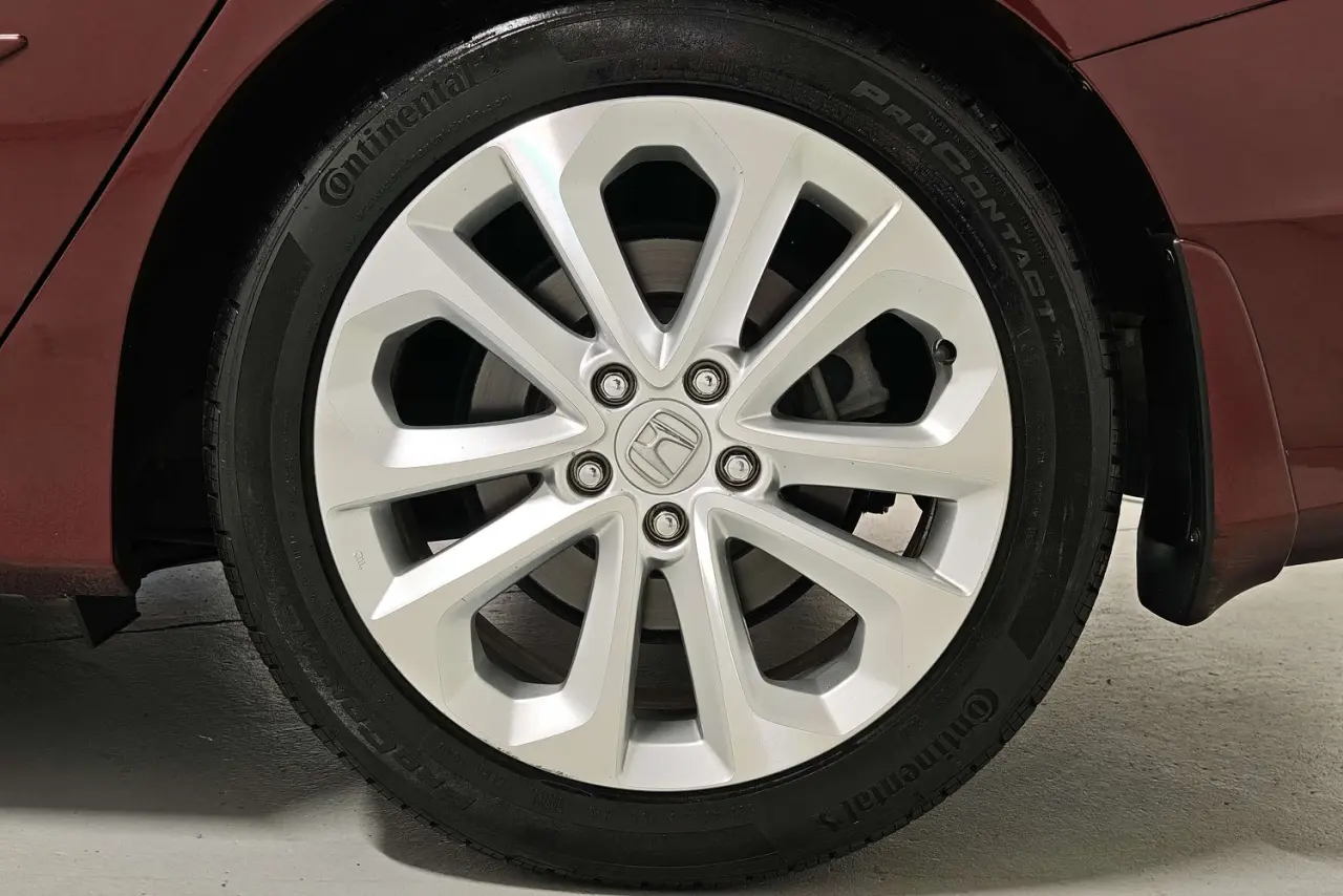 2015 Honda Accord Gallery Image 5