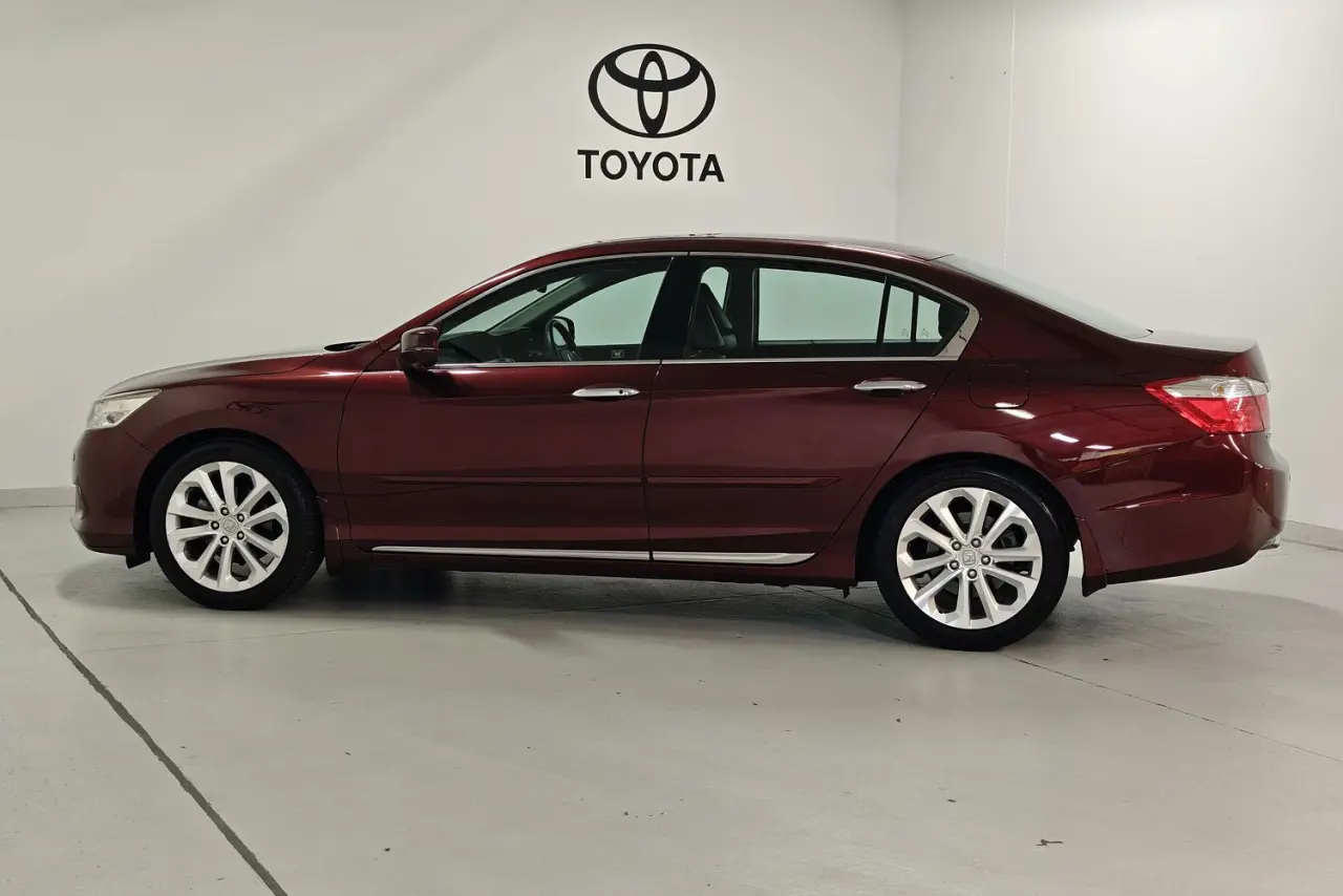 2015 Honda Accord Gallery Image 9