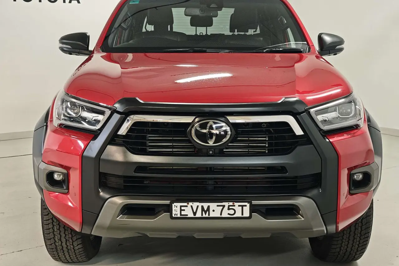 2022 Toyota Hilux Gallery Image 3
