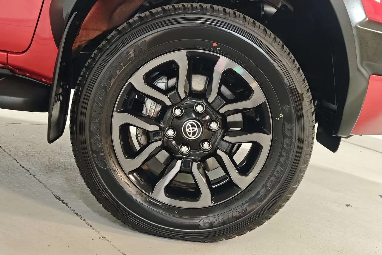 2022 Toyota Hilux Gallery Image 5