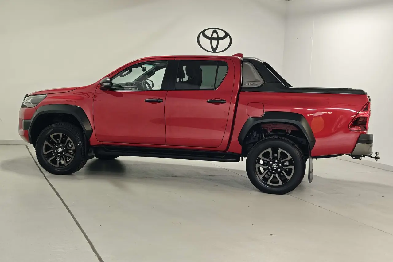 2022 Toyota Hilux Gallery Image 9