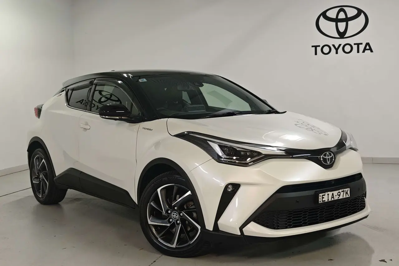 2020 Toyota C-HR Gallery Image 1