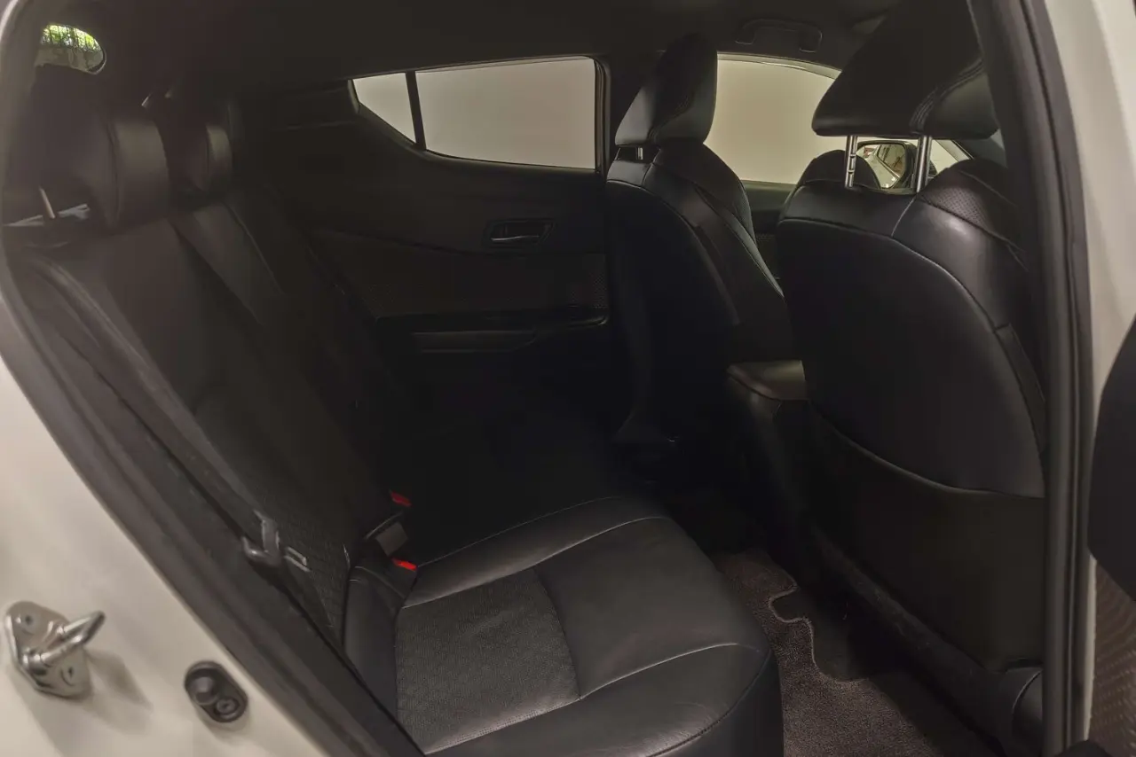 2020 Toyota C-HR Gallery Image 11