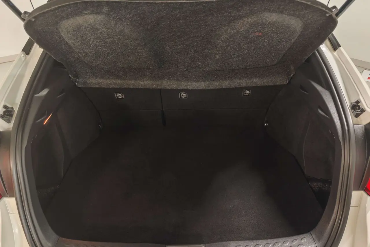 2020 Toyota C-HR Gallery Image 12