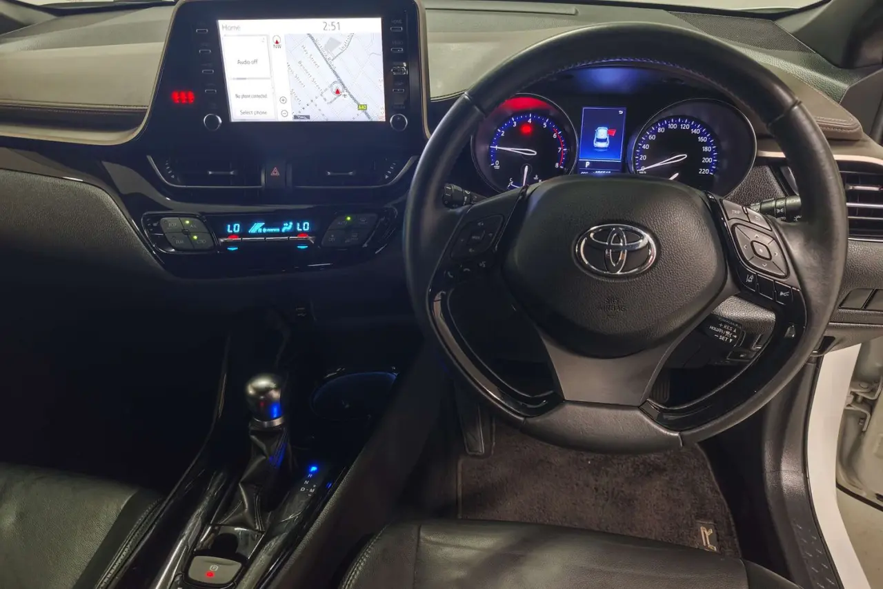 2020 Toyota C-HR Gallery Image 16